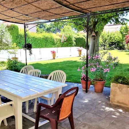 4 Bedroom Lovely Home In Marguerittes Kültér fotó
