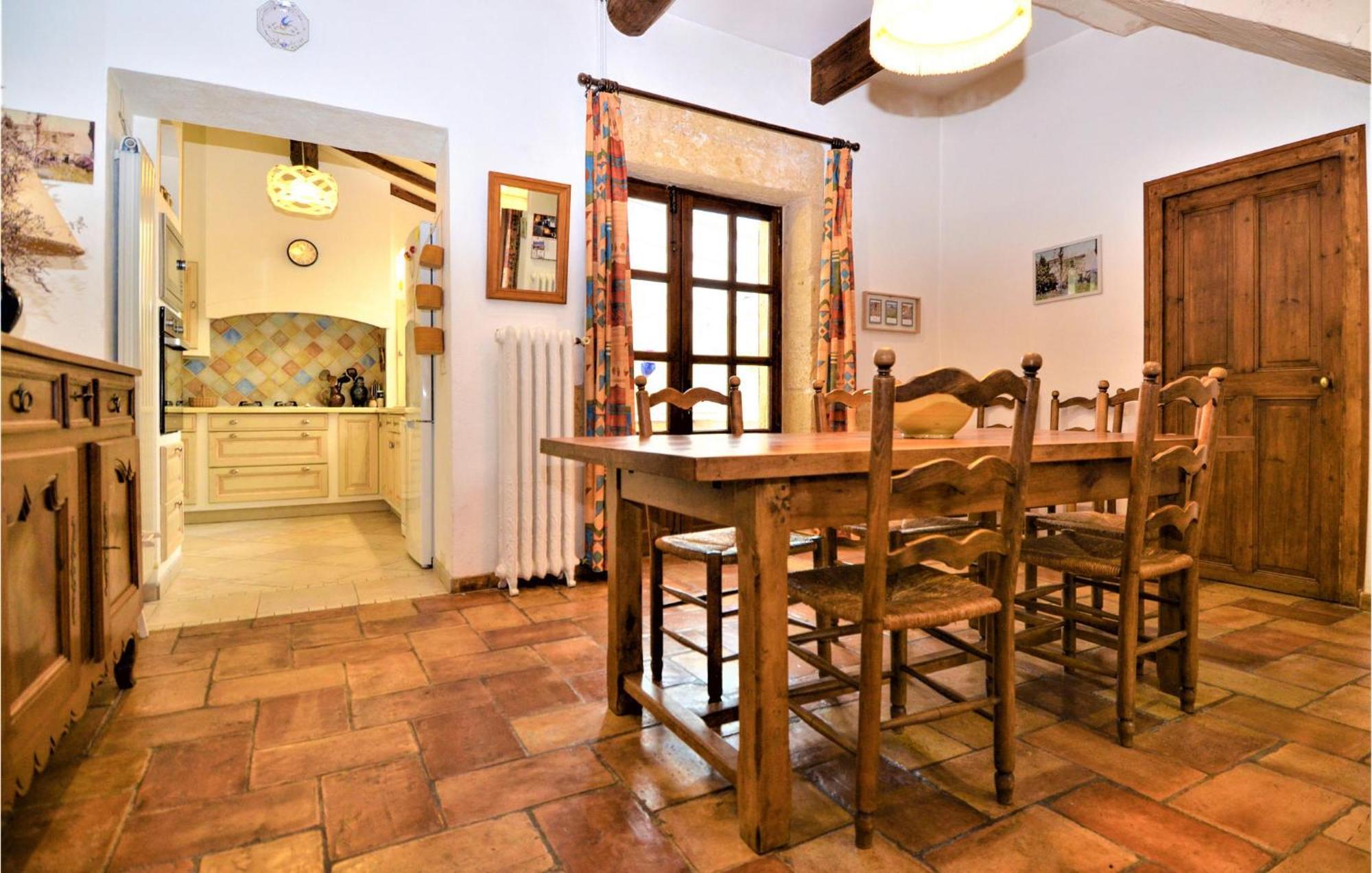 4 Bedroom Lovely Home In Marguerittes Kültér fotó
