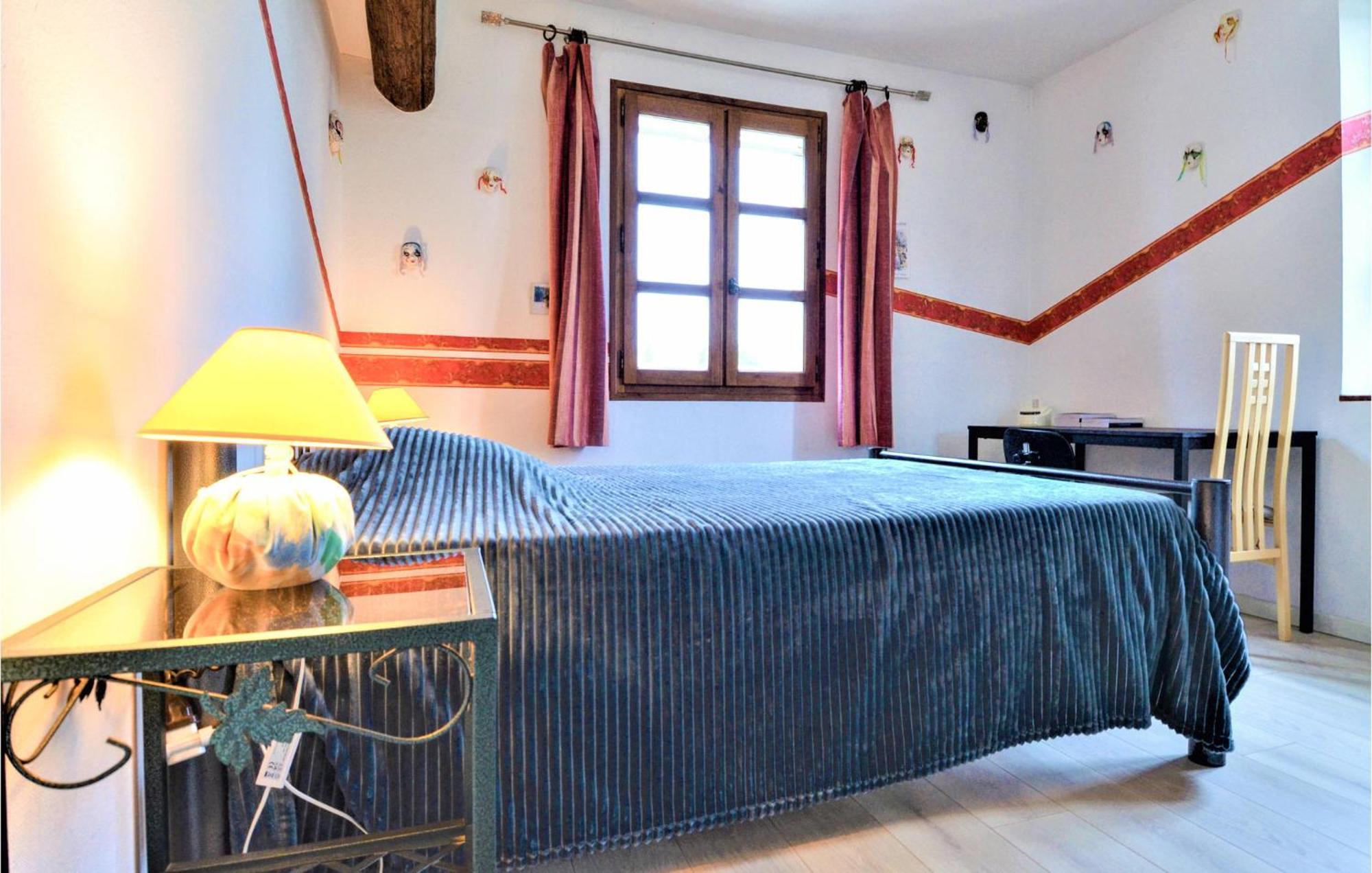 4 Bedroom Lovely Home In Marguerittes Kültér fotó